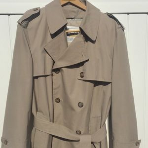 Lined  London Fog  Trench Coat 42 Reg